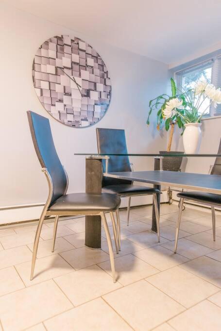Midway Airport 2 Bedroom With Full Kitchen Apartment Chicago