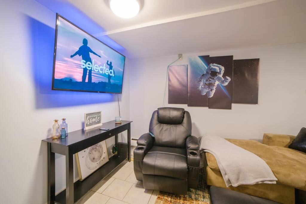 Midway Airport 2 Bedroom With Full Kitchen *