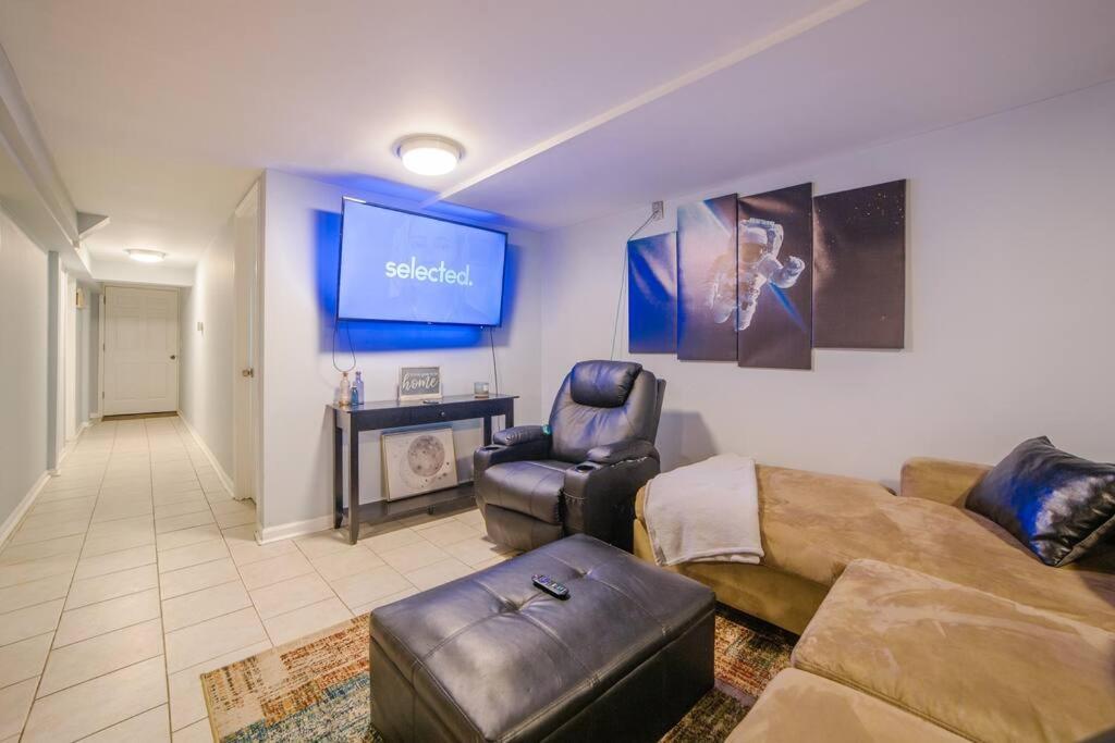 Apartment Midway Airport 2 Bedroom With Full Kitchen *