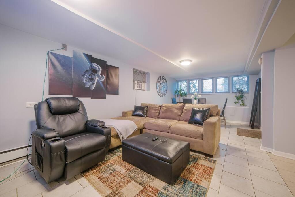 Apartment Midway Airport 2 Bedroom With Full Kitchen Chicago