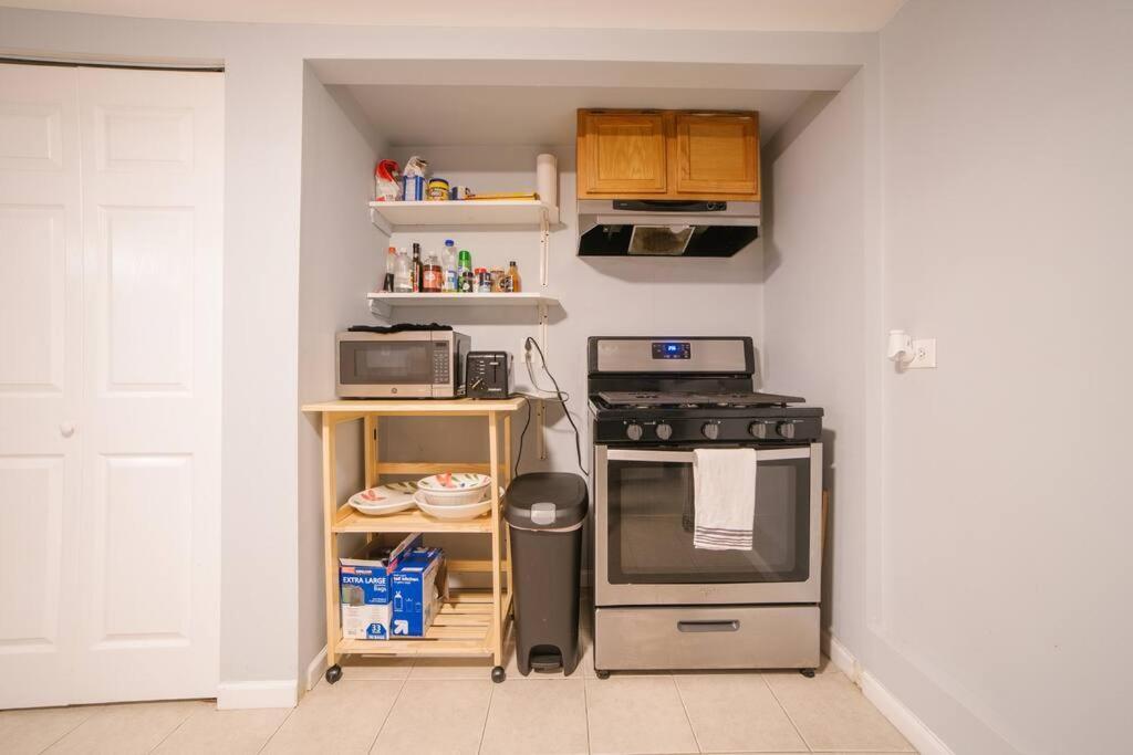 Midway Airport 2 Bedroom With Full Kitchen * Chicago