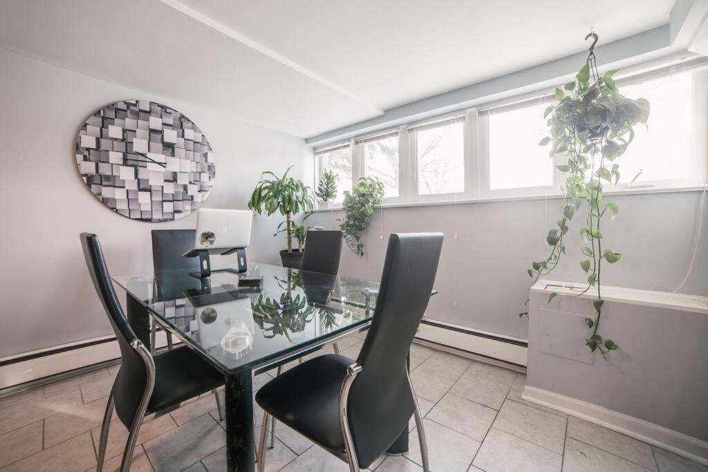 Midway Airport 2 Bedroom With Full Kitchen