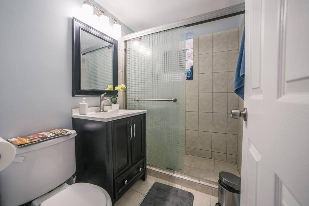 Midway Airport 2 Bedroom With Full Kitchen *