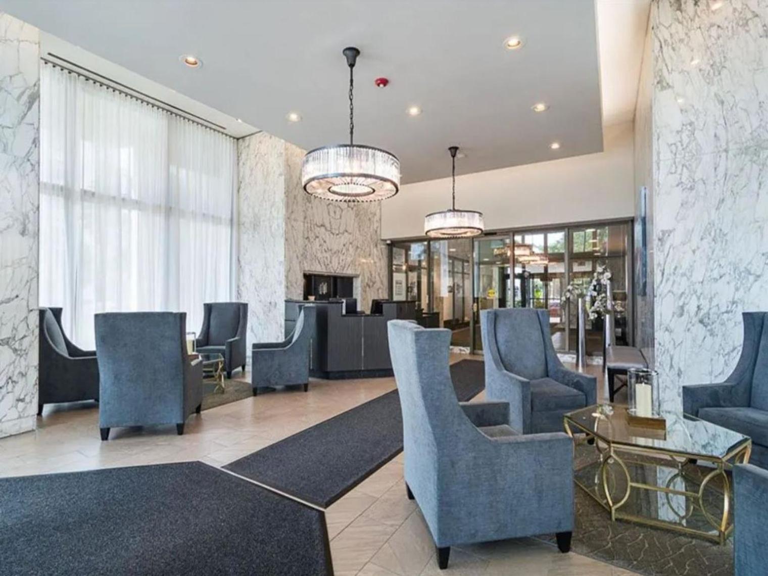 Lakeview 2br W Deck Pool Gym Nr Lincoln Park Chi-716