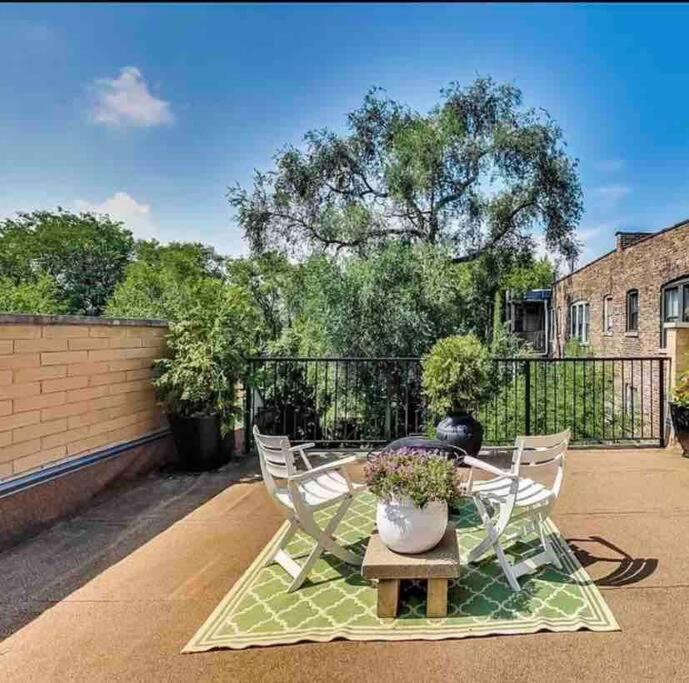 Lakefront Rooftop Parking * Chicago