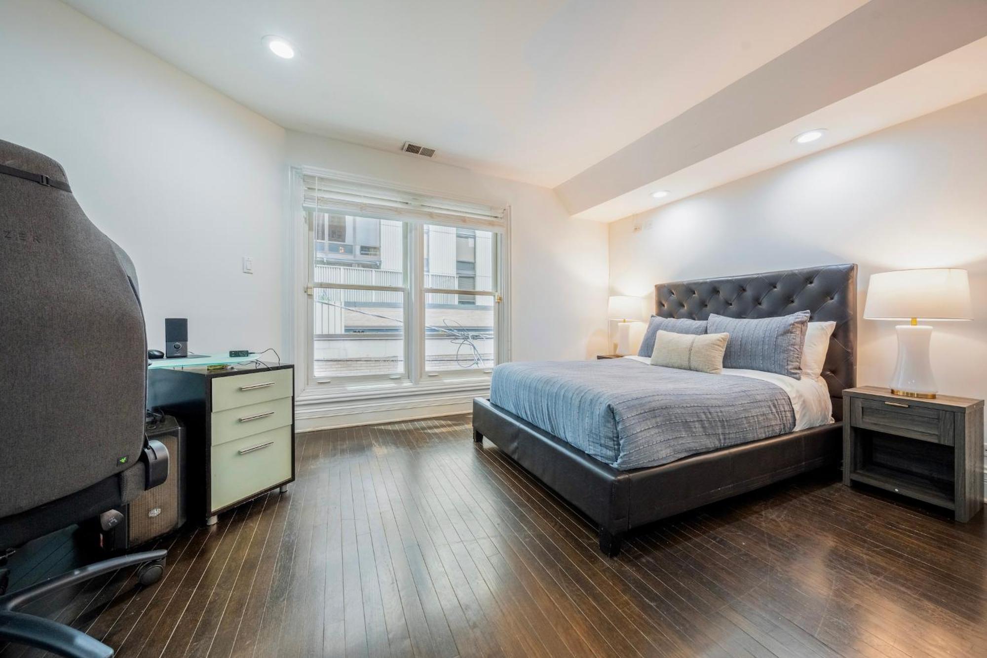 Gold Coast Next To Oak Street Apartment Chicago