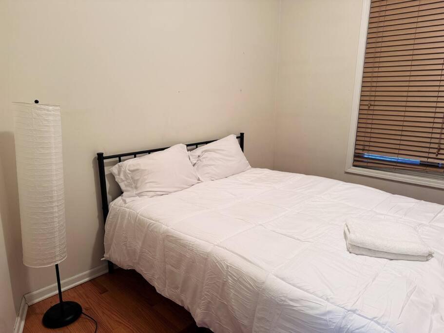 Holiday home 7bd 3ba Building Near Uc, Train, Free Parking *