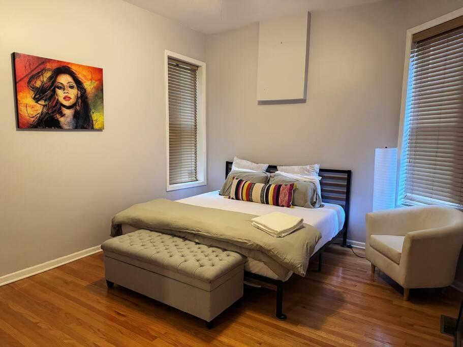7bd 3ba Building Near Uc, Train, Free Parking Holiday home *