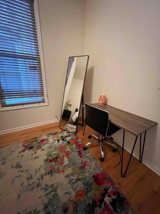 Holiday home 7bd 3ba Building Near Uc, Train, Free Parking
