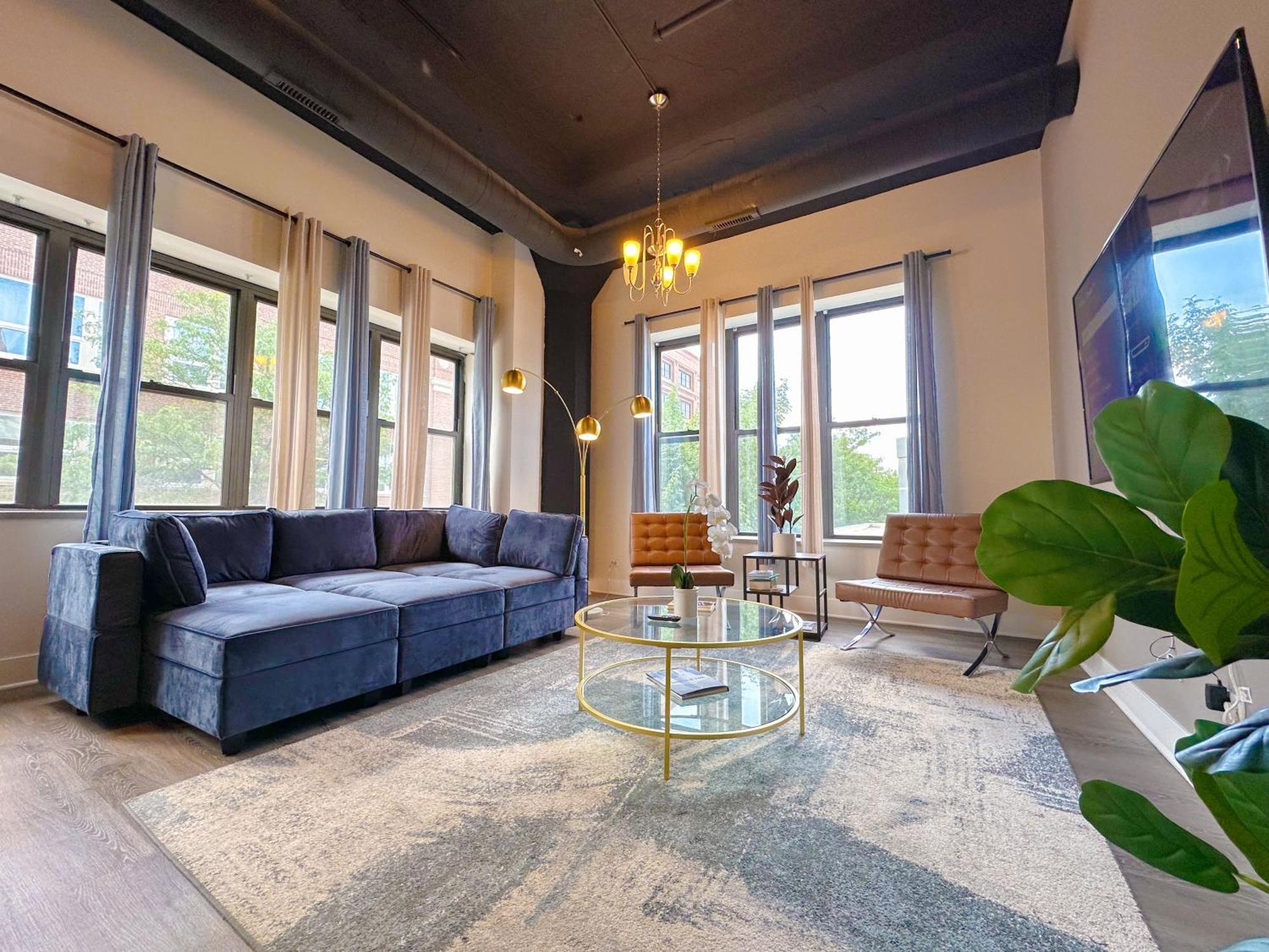 Group Friendly Spacious 3Br Suite With Optional Parking And Gym Access Sleeps 10 Guest Near Mccormick Place And Soldier Field * Chicago