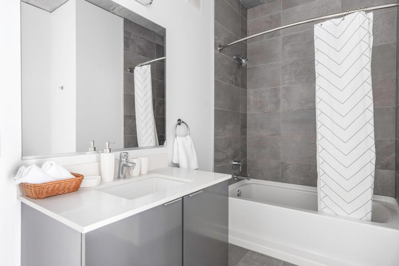 Blueground River N Gym Pool Nr Riverwalk Chi-150 Apartment *