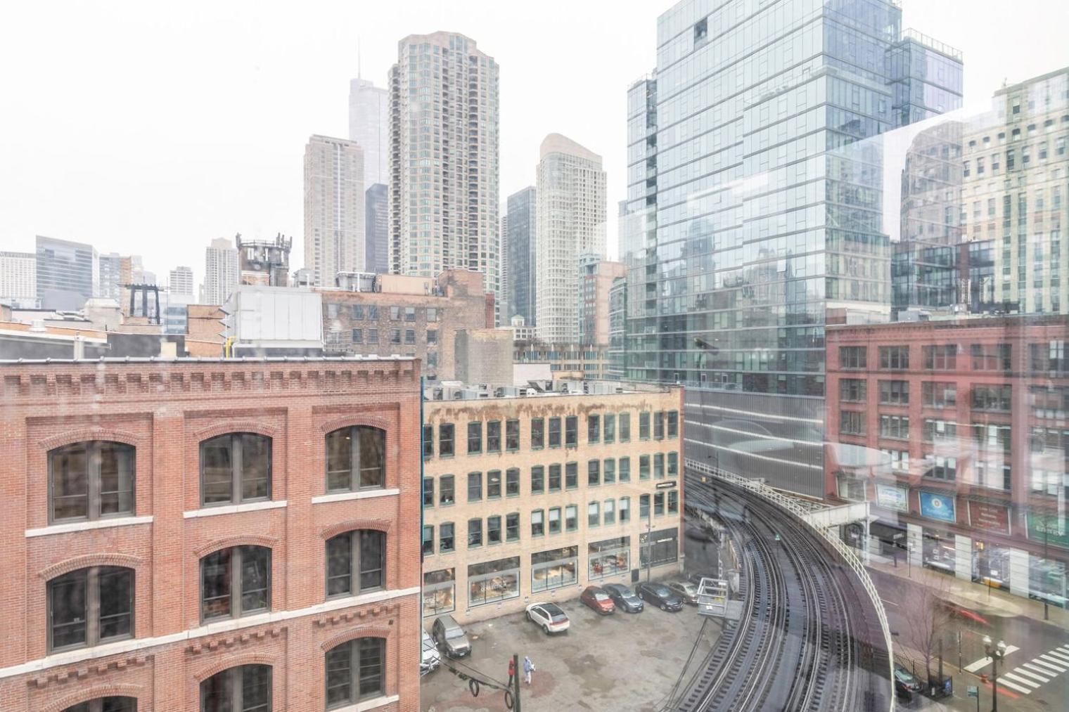 Blueground River N Gym Pool Nr Riverwalk Chi-150 Apartment