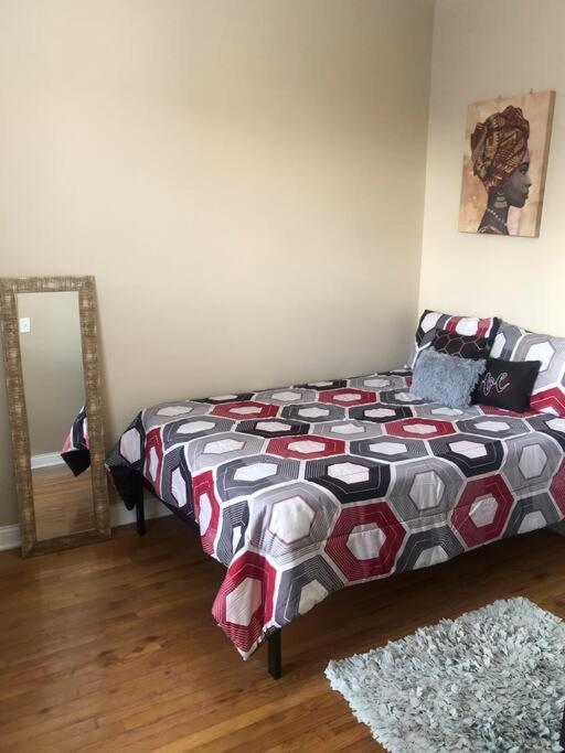 Tones Comfort Near U Of Chgo And 20min Dtwn Chgo Appartement *