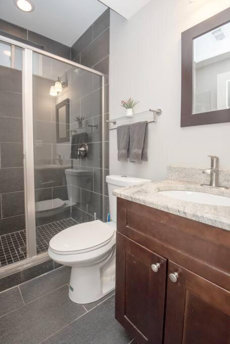 Appartement Deluxe Duplex In Roscoe-wrigley With Free Parking *