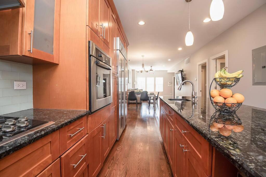Appartement Deluxe Duplex In Roscoe-wrigley With Free Parking *