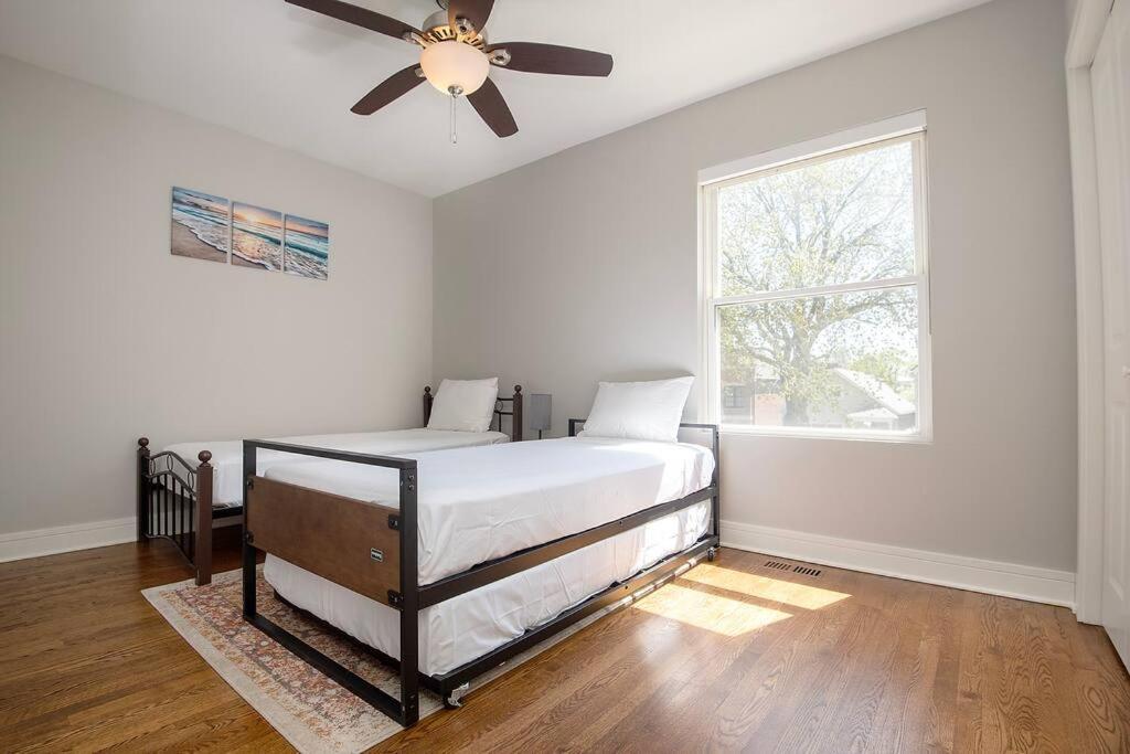 Appartement Deluxe Duplex In Roscoe-wrigley With Free Parking