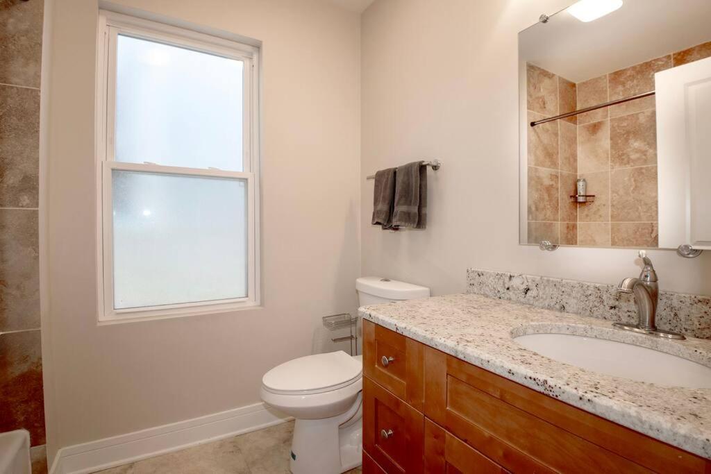 Deluxe Duplex In Roscoe-wrigley With Free Parking Appartement *