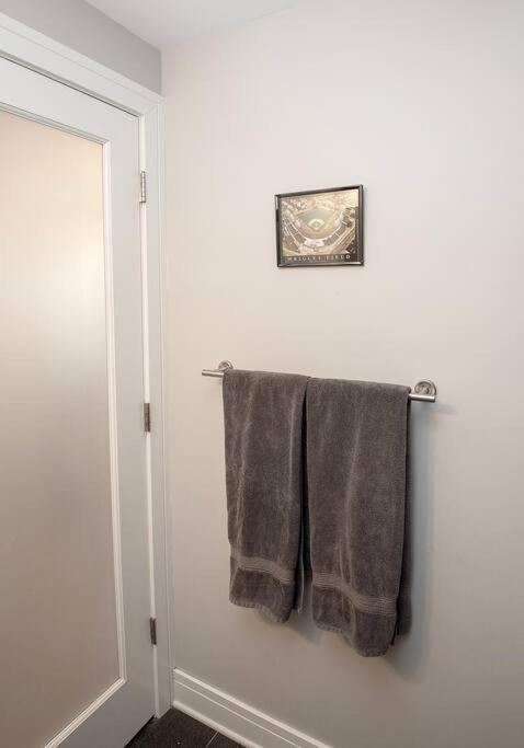 Appartement Deluxe Duplex In Roscoe-wrigley With Free Parking *