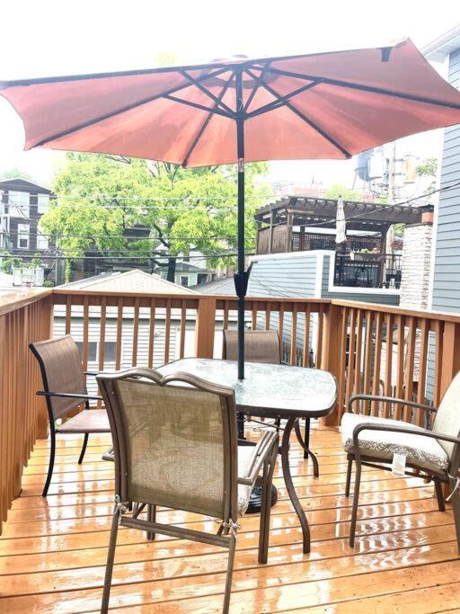 Deluxe Duplex In Roscoe-wrigley With Free Parking Appartement Chicago