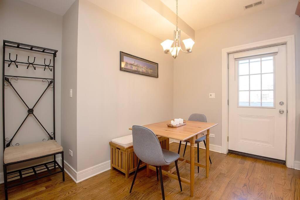 Appartement Deluxe Duplex In Roscoe-wrigley With Free Parking Chicago