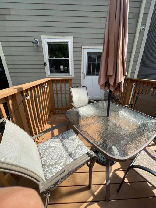 Deluxe Duplex In Roscoe-wrigley With Free Parking Appartement