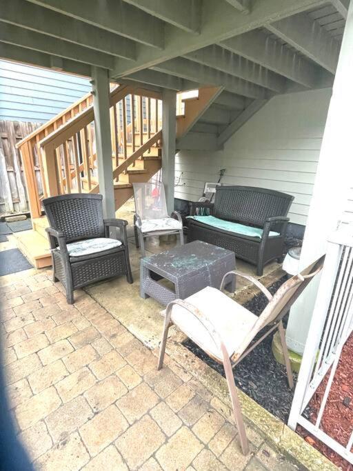 Deluxe Duplex In Roscoe-wrigley With Free Parking Appartement *