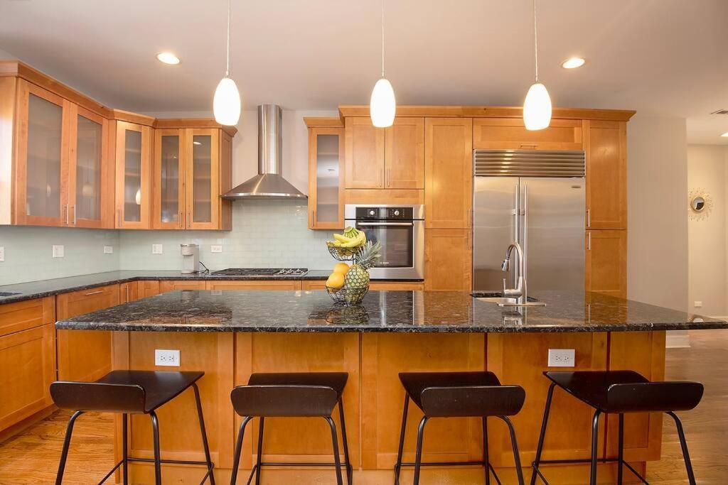Appartement Deluxe Duplex In Roscoe-wrigley With Free Parking *