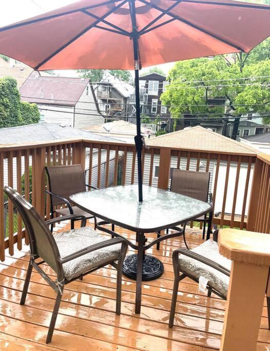 Deluxe Duplex In Roscoe-wrigley With Free Parking Appartement
