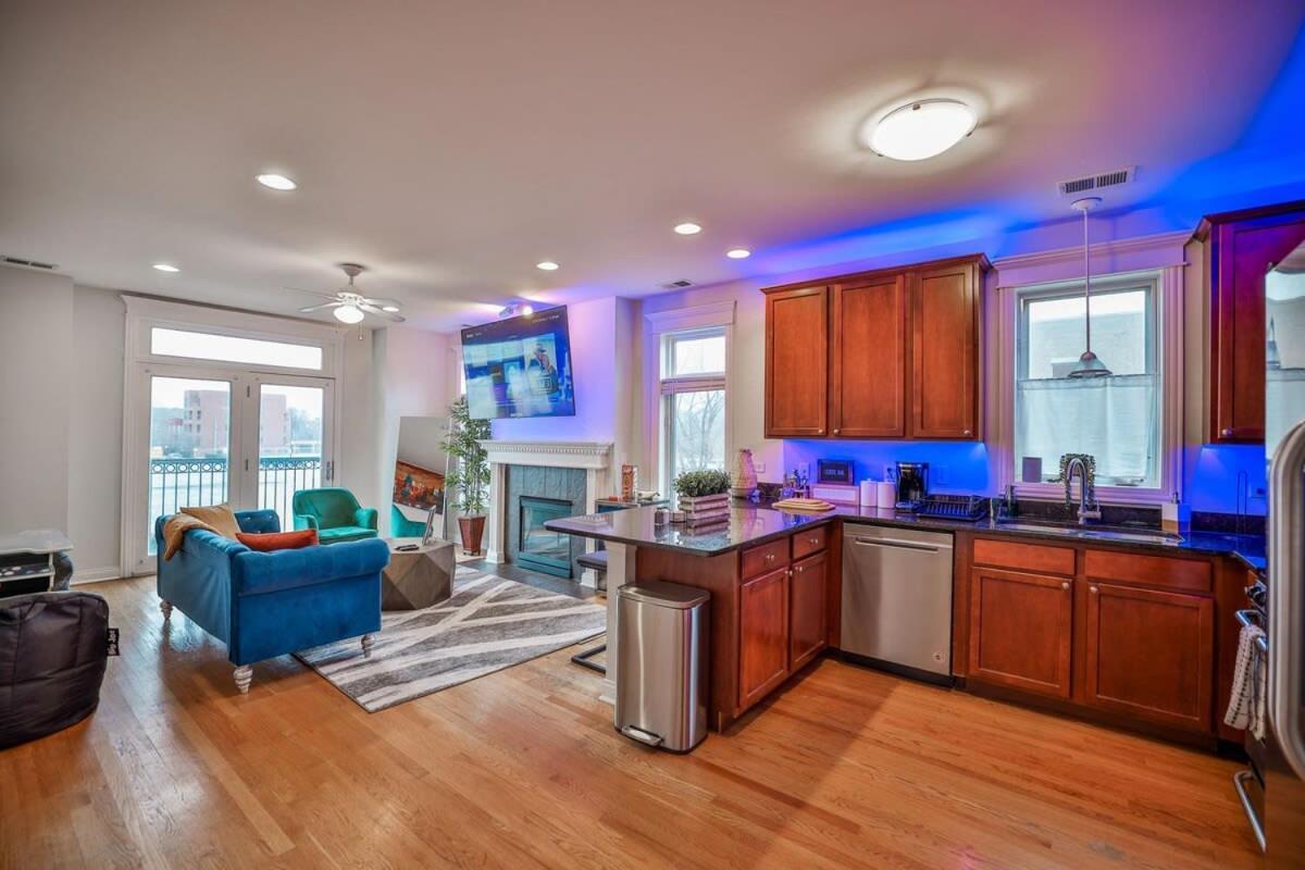 Designer Dreams: A Luxurious Escape W 1 Car Garage