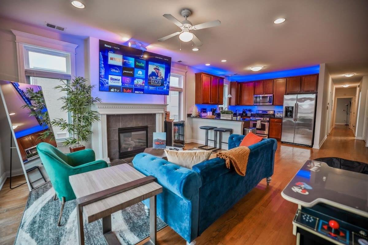Designer Dreams: A Luxurious Escape W 1 Car Garage * Chicago