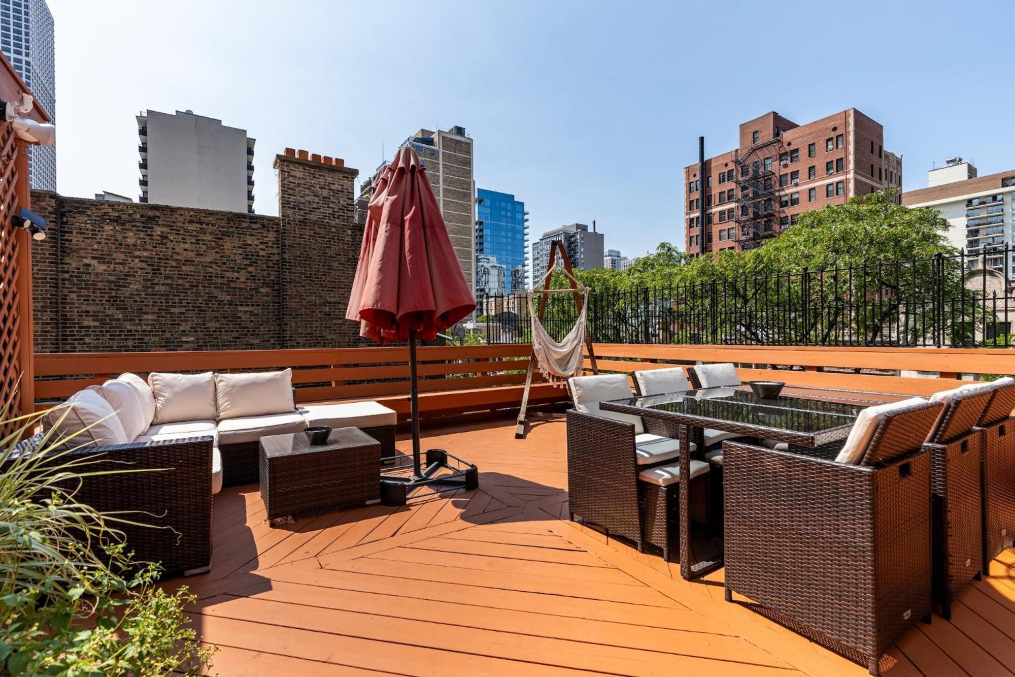 Gold Coast Next To Oak Street Apartment Chicago