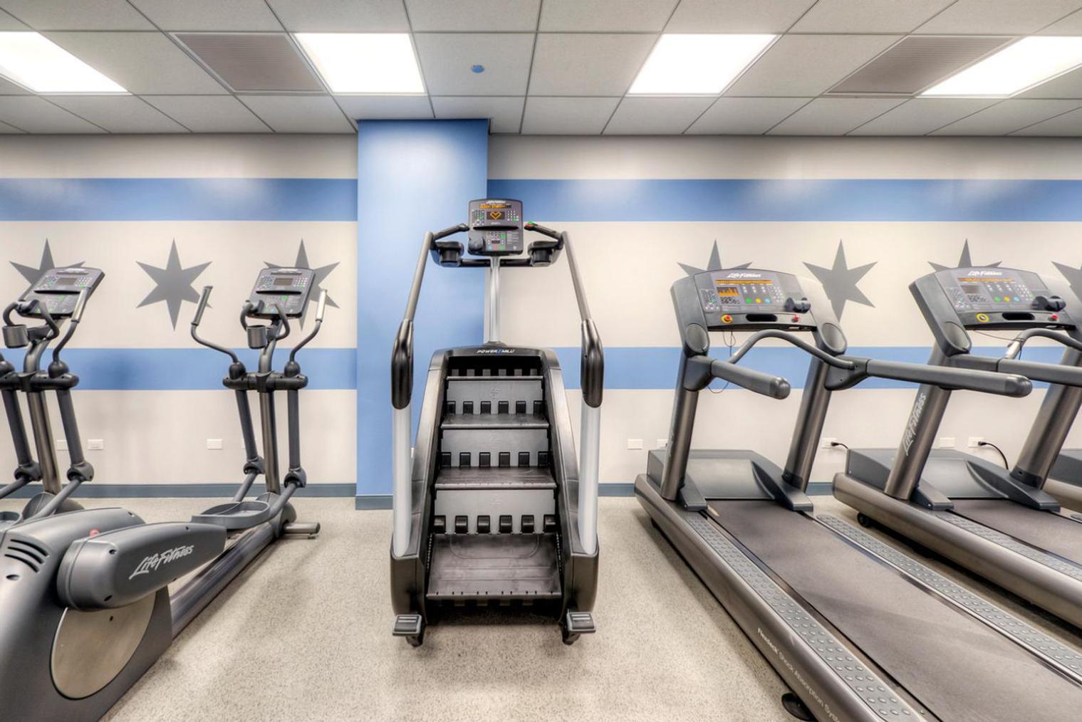 Apartment Gold Coast 1br W Gym Roof Nr Mag Mile Chi-623 *