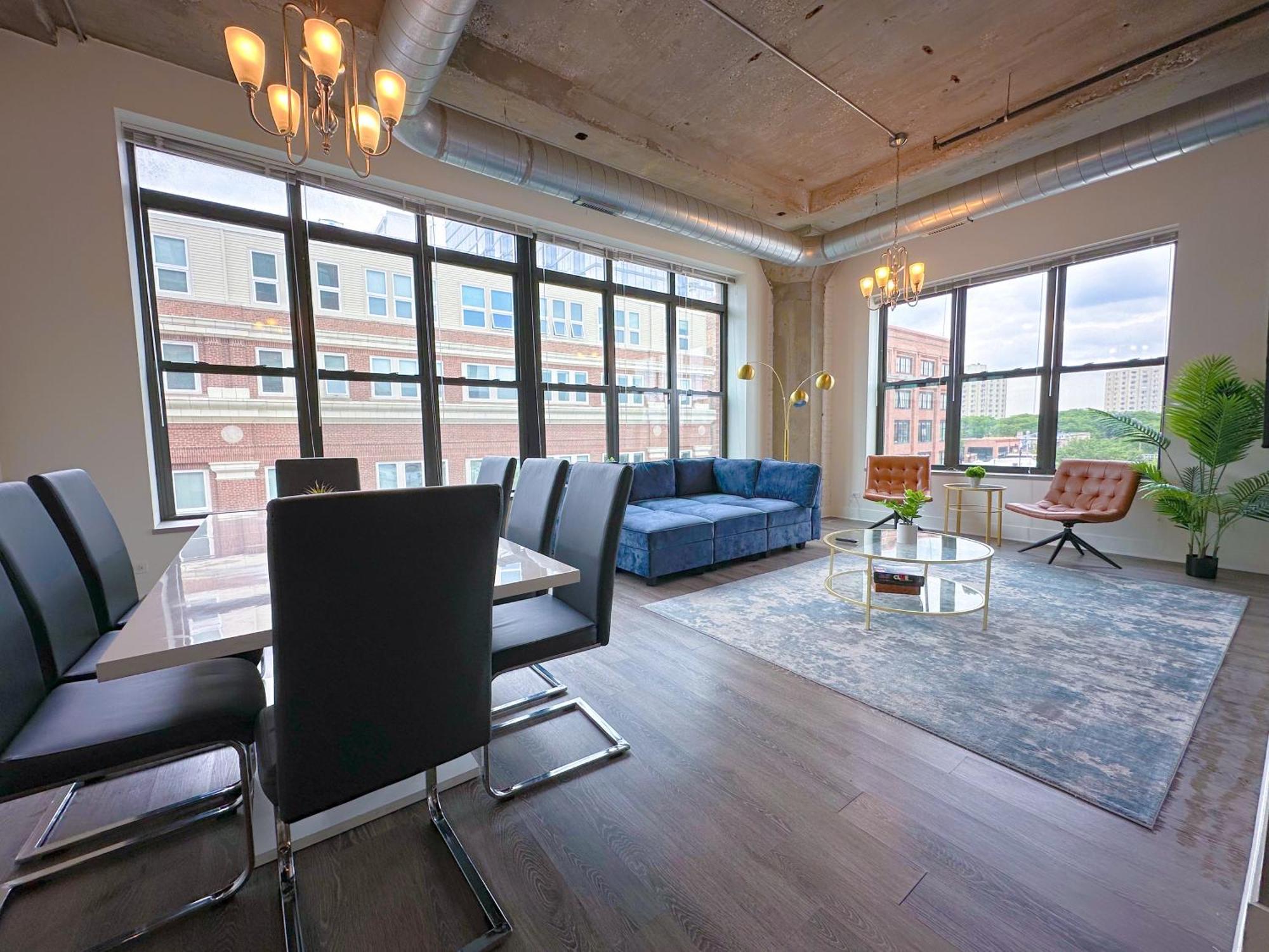 Apartment Spacious And Luxurious 3Br Near Mccormick Place And Soldier Field With Optional Parking - Sleeps 10 Chicago