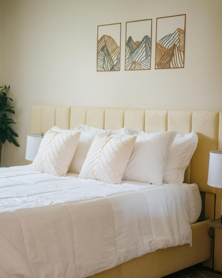 New Modern 3br, Gym, Workspace, Quiet Location Chicago