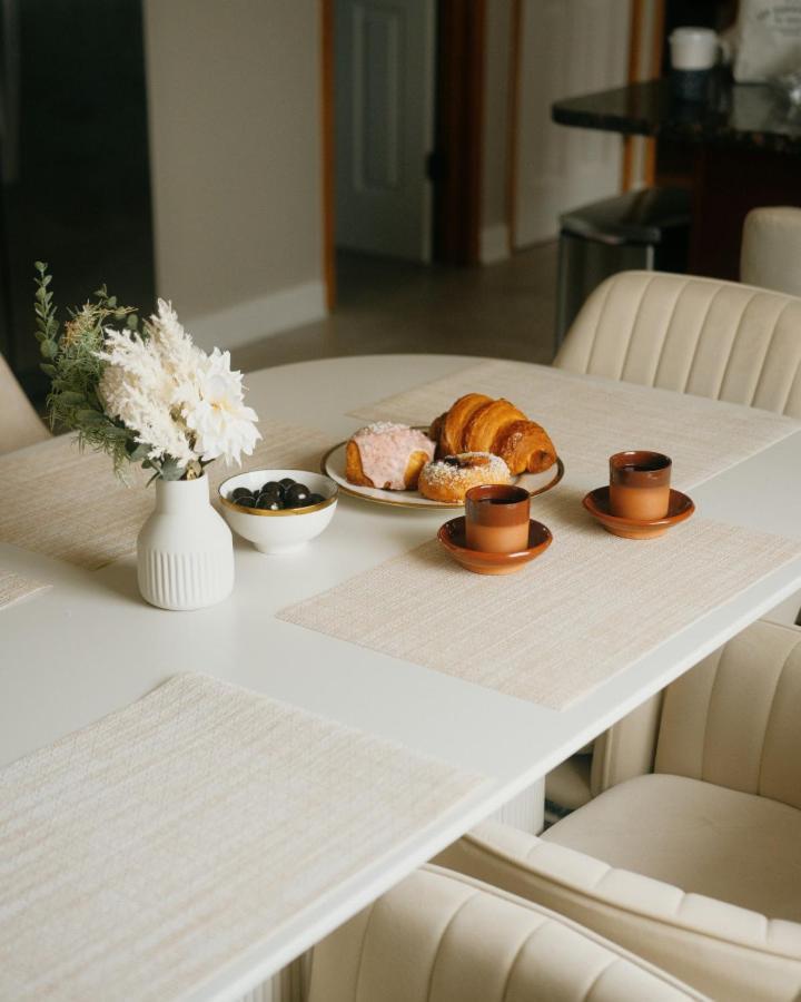 Holiday home New Modern 3br, Gym, Workspace, Quiet Location