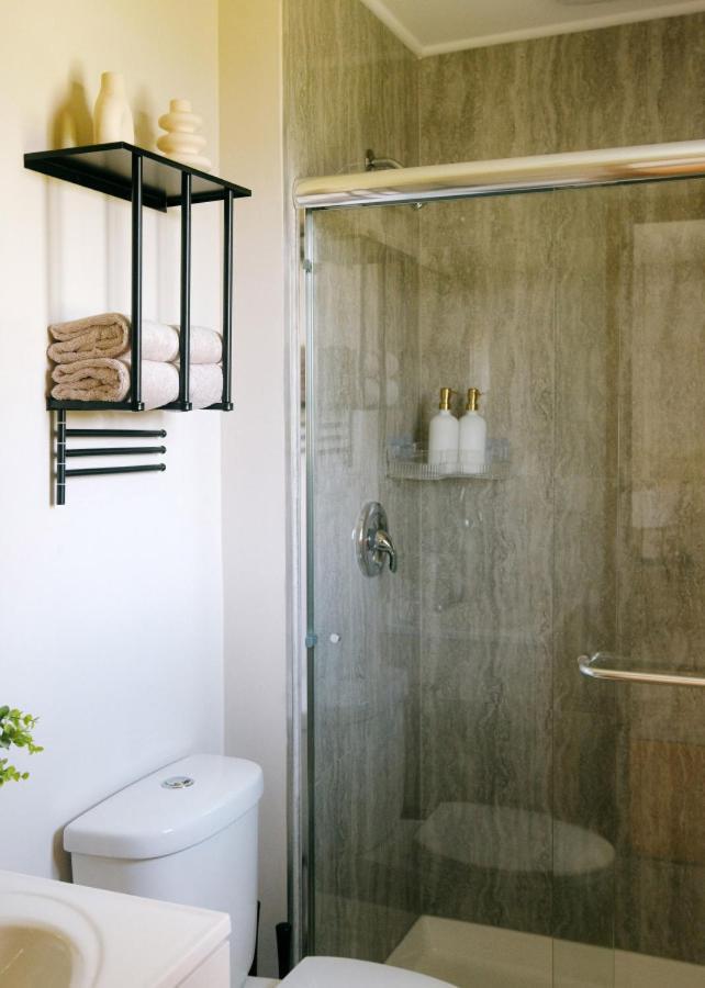 New Modern 3br, Gym, Workspace, Quiet Location