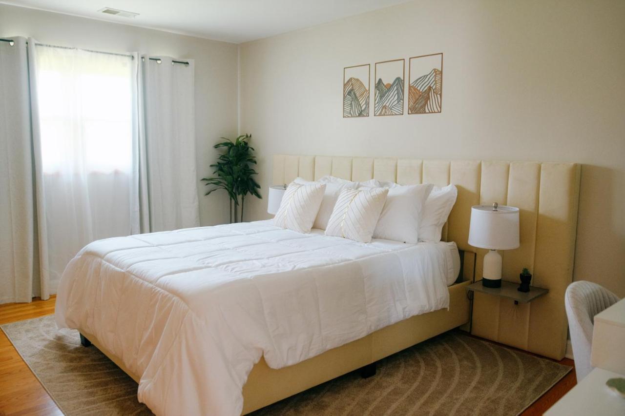 New Modern 3br, Gym, Workspace, Quiet Location Holiday home