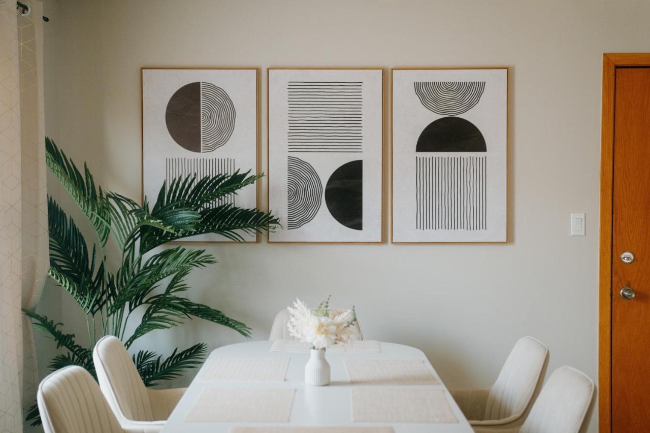 New Modern 3br, Gym, Workspace, Quiet Location Holiday home Chicago