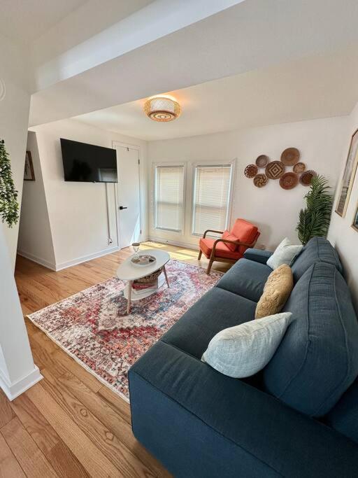 Boho Bliss - 1br, 1bath W/patio! Chicago