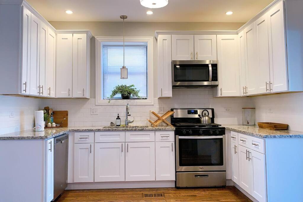 Holiday home Boutique Garden House 3-story Sleeps 12 Chicago