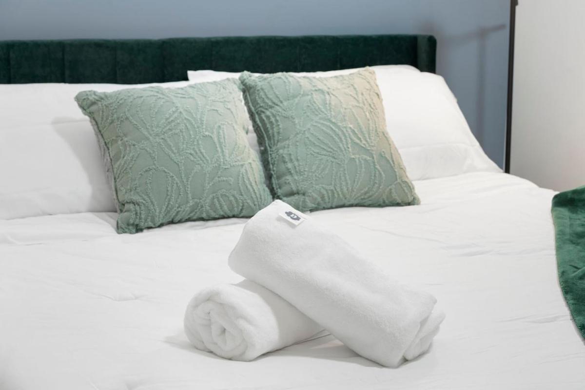 2 Bed & 3 Bath Apartamento