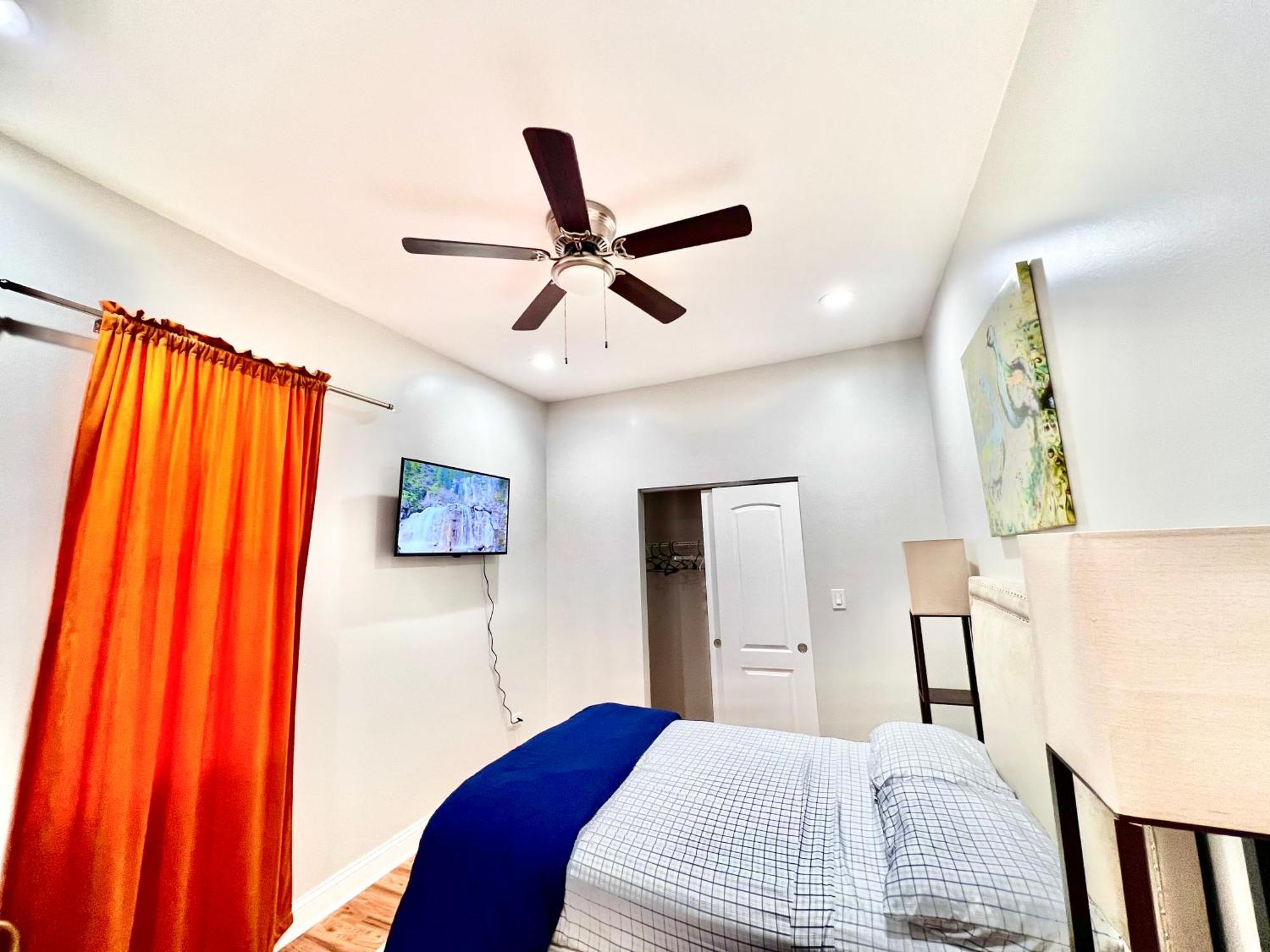 Lux Apt In Bronzeville, Min From Downtown-rsv Now! *