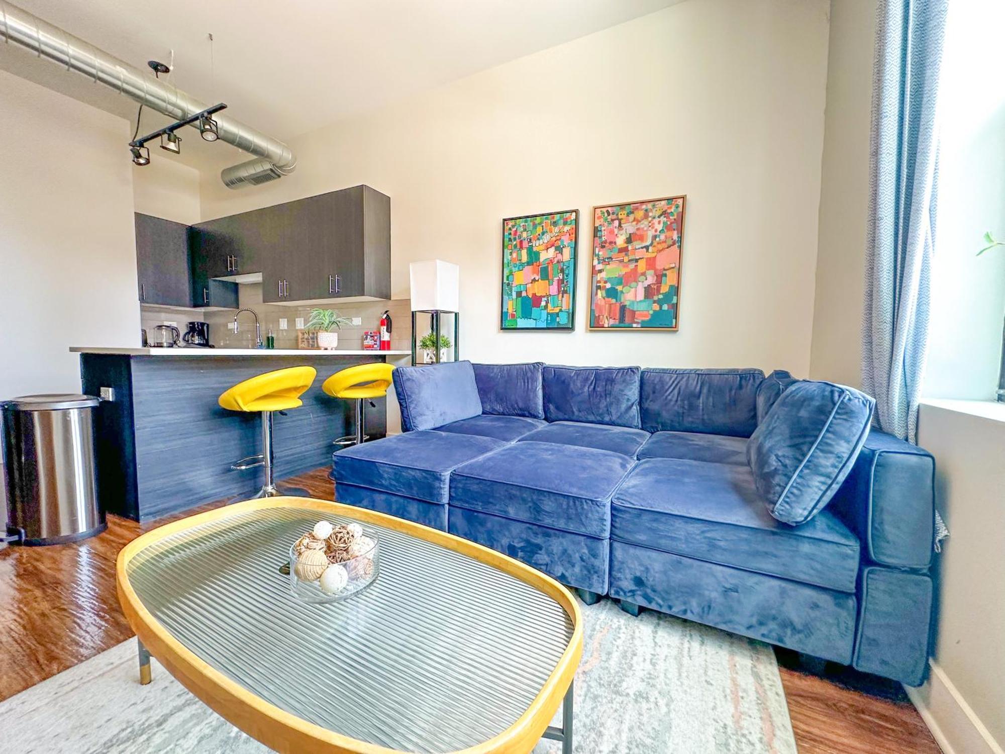 Stylish 3Br Chicago Getaway With Optional Parking Near Mccormick Place, Grant Park & Soldier Field Apartment