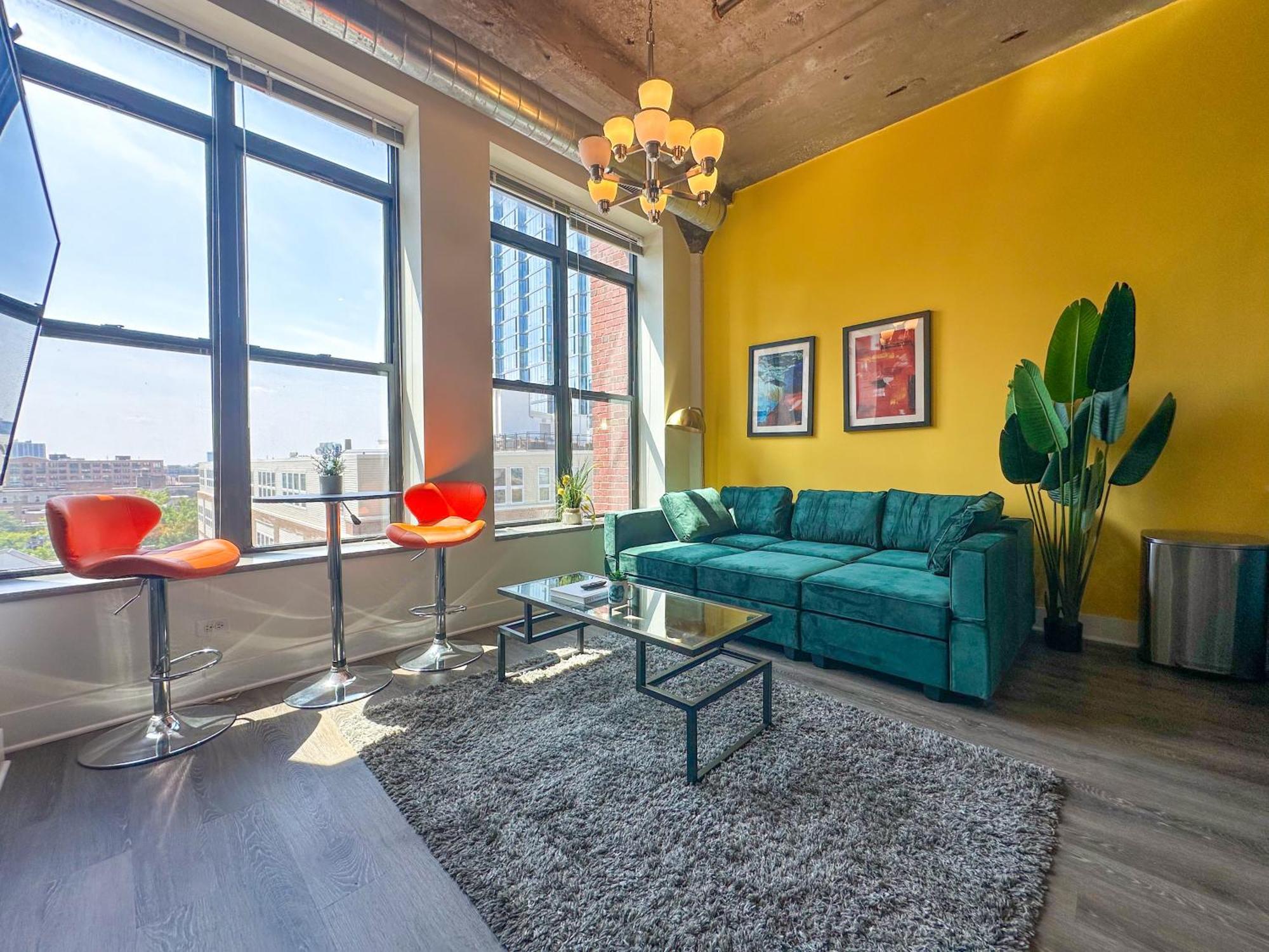 Apartment Spacious South Loop 2br Near Mccormick Place, Soldier Field & Downtown Chicago