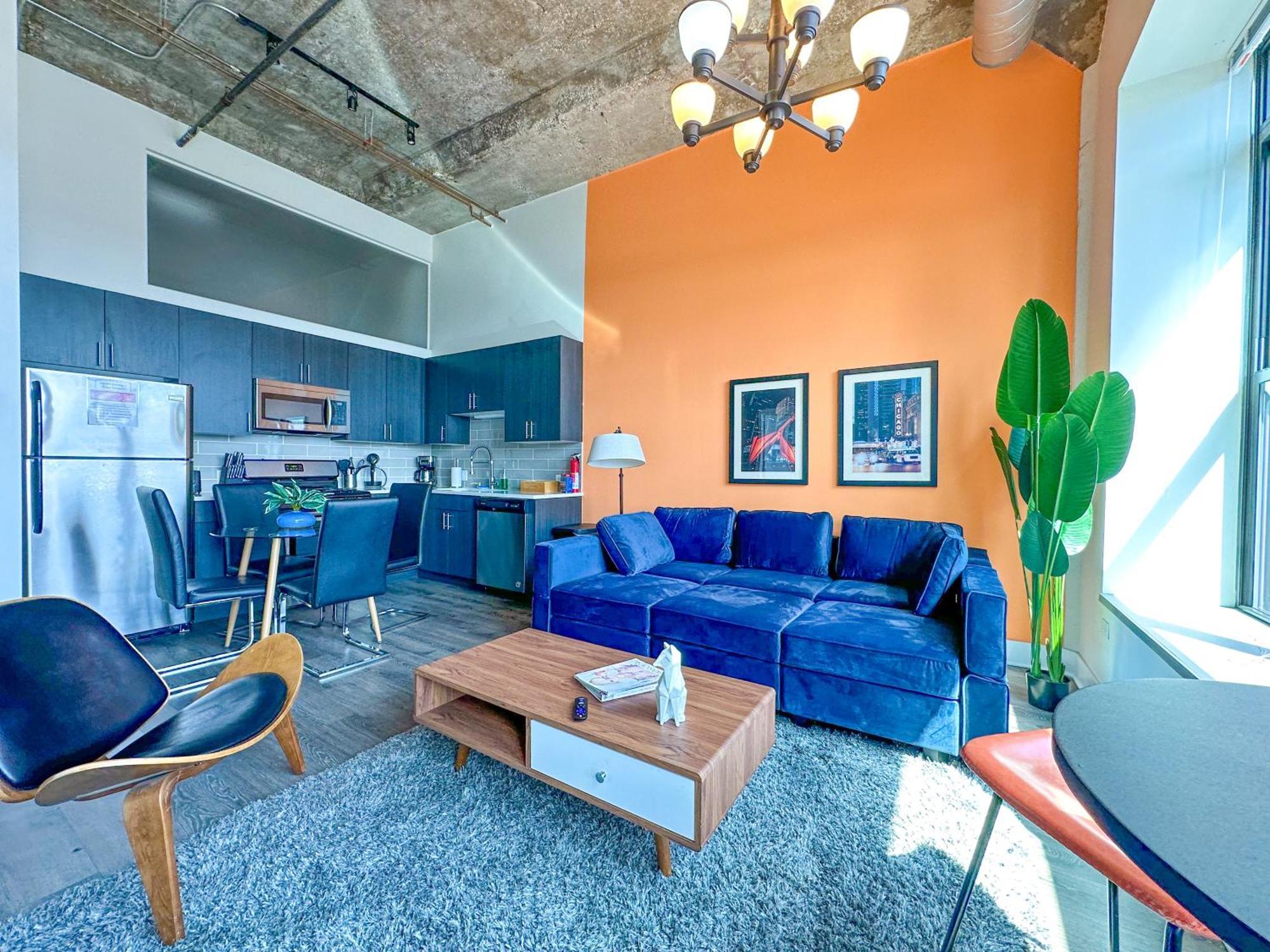 Cozy 2Br South Loop Condo With Optional Parking And Gym Near Mccormick Place, Public Transit & City Hotspots Chicago
