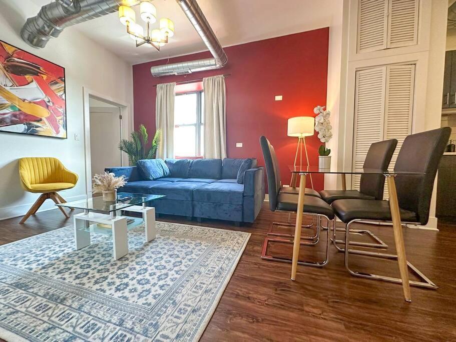 Bright 3br Retreat Near Mccormick Place Convention And Museum Campus Apartment Chicago