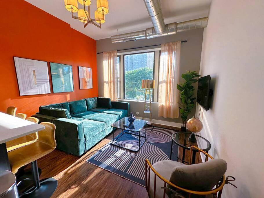 Modern 3br Unit Near Mccormick Place, Of Illinois And Soldier Field