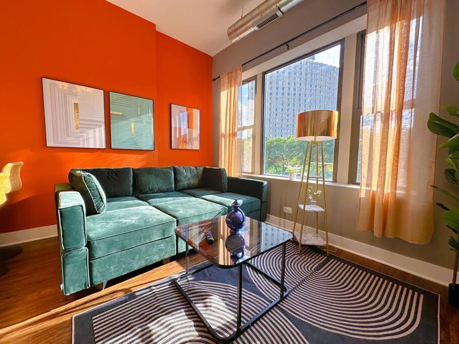 Apartment Modern 3br Unit Near Mccormick Place, Of Illinois And Soldier Field *