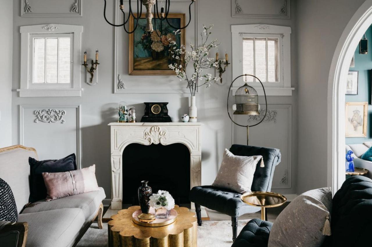 North Side Pied A Terre Apartment