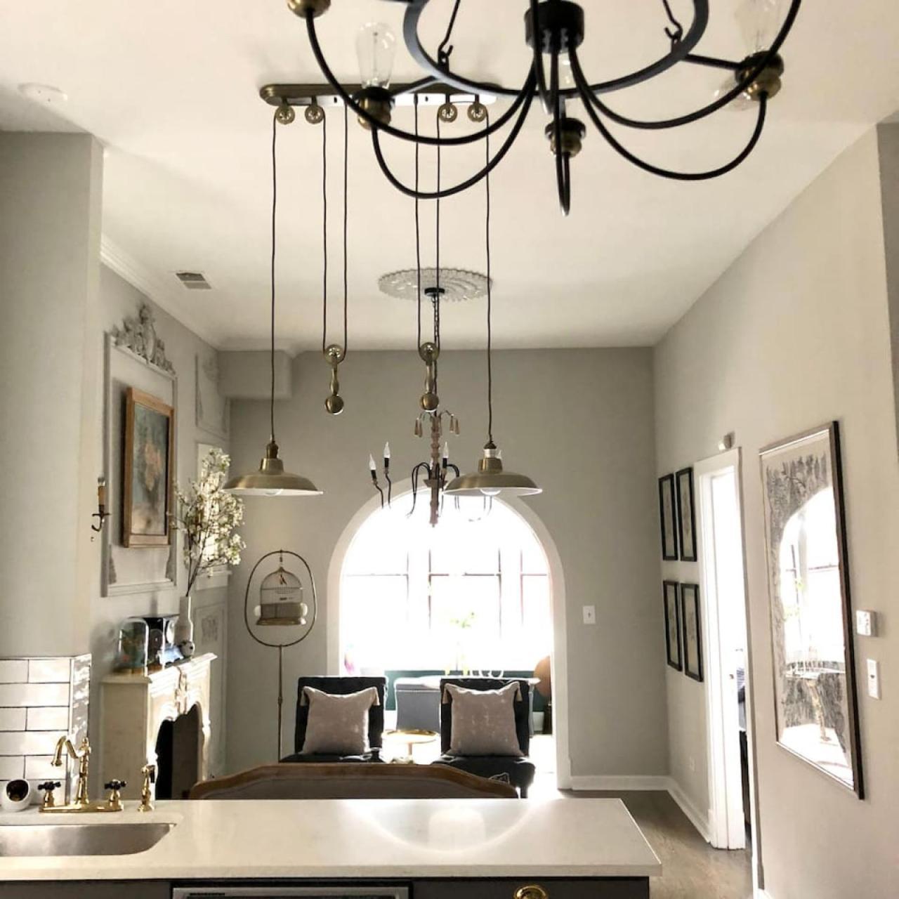 North Side Pied A Terre Apartment Chicago